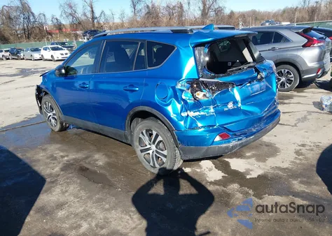 2017 Toyota Rav4 Le z USA, uszkodzony, nr VIN JTMBFREV5HJ111844